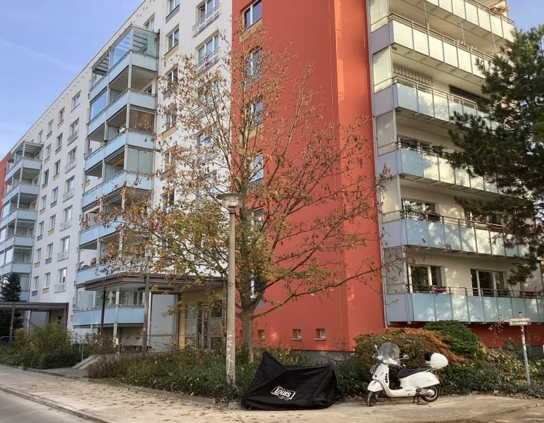 Drei große Zimmer und Doppelbalkon — photo 1